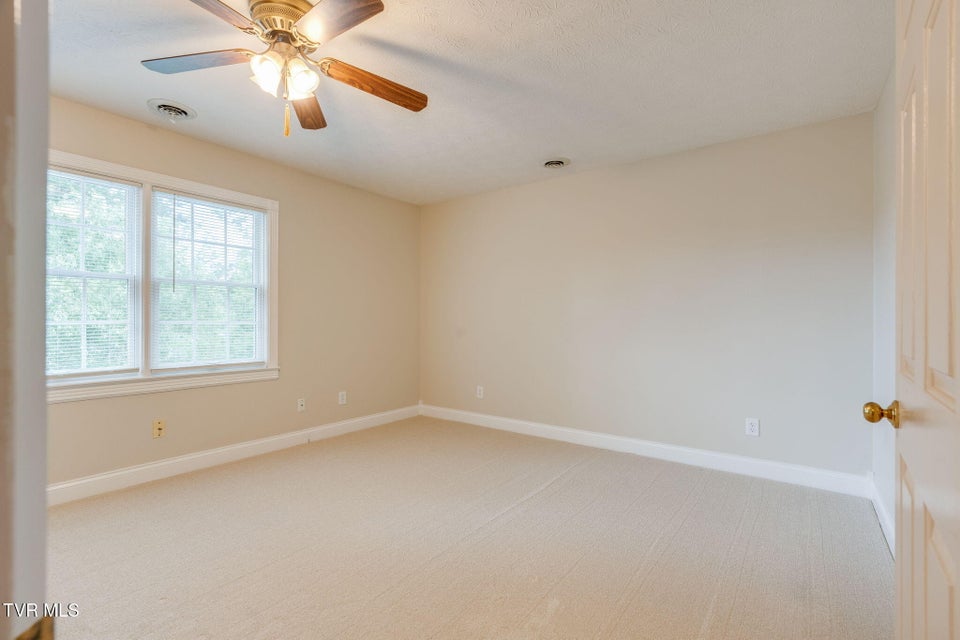 Photo #29: 24 Pendleton Place