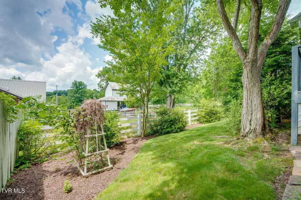 Photo #41: 24 Pendleton Place