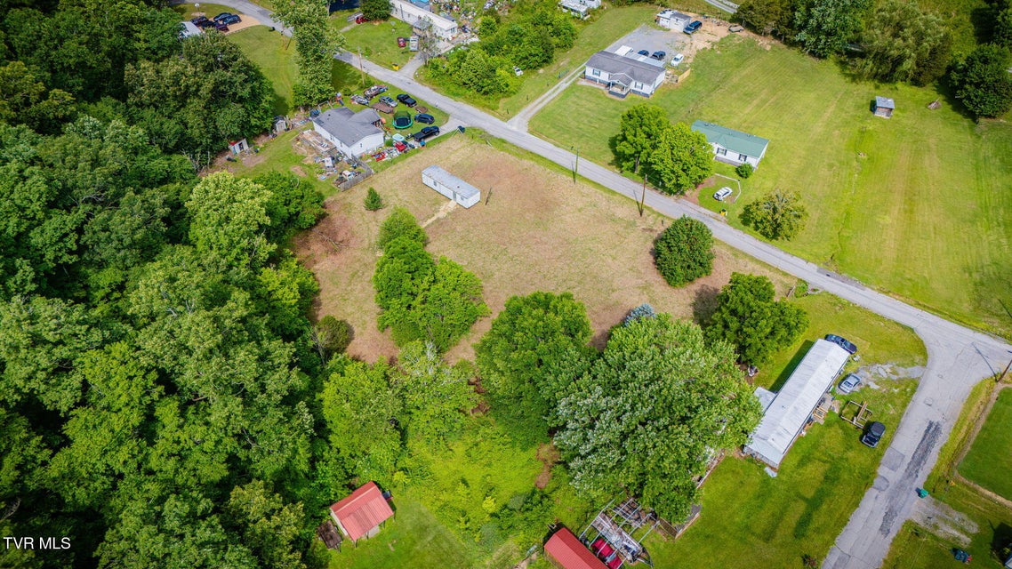 Photo #5: 604 Woodlawn Drive