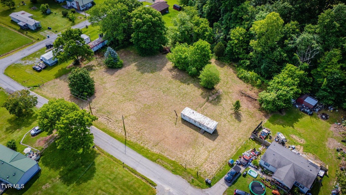 Photo #11: 604 Woodlawn Drive