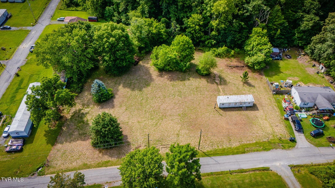 Photo #13: 604 Woodlawn Drive