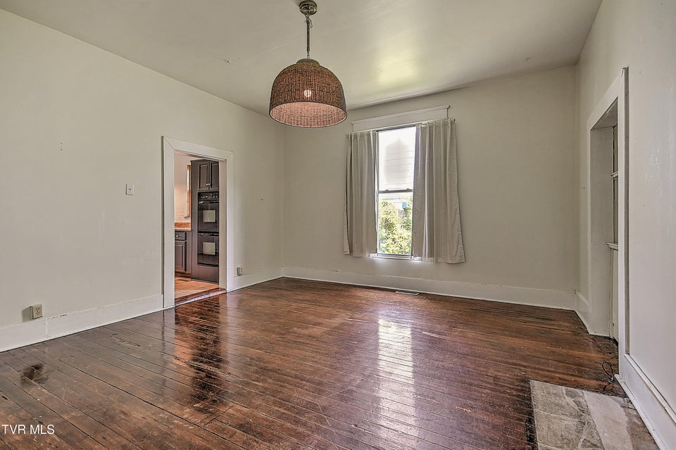 Photo #4: 713 Ash Street