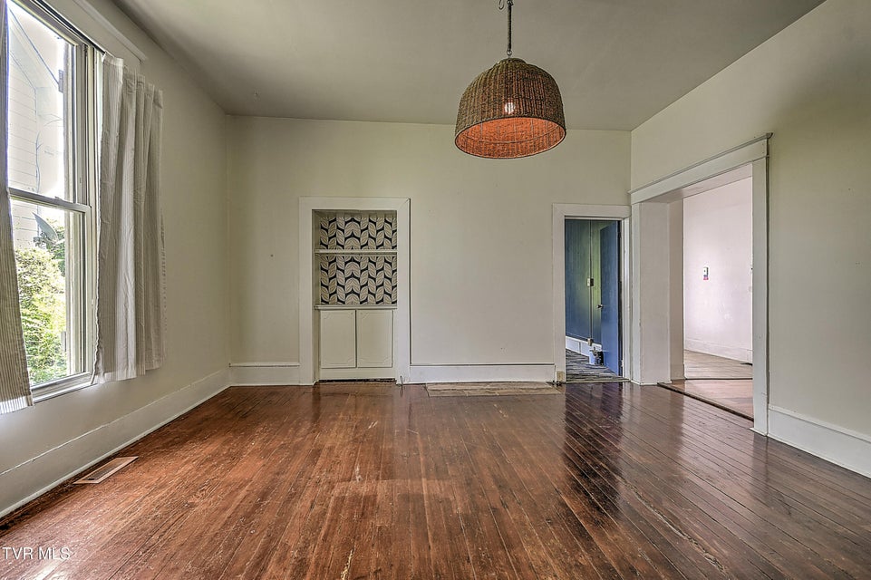 Photo #7: 713 Ash Street