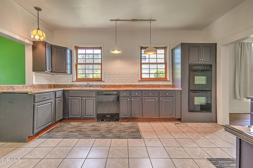 Photo #9: 713 Ash Street