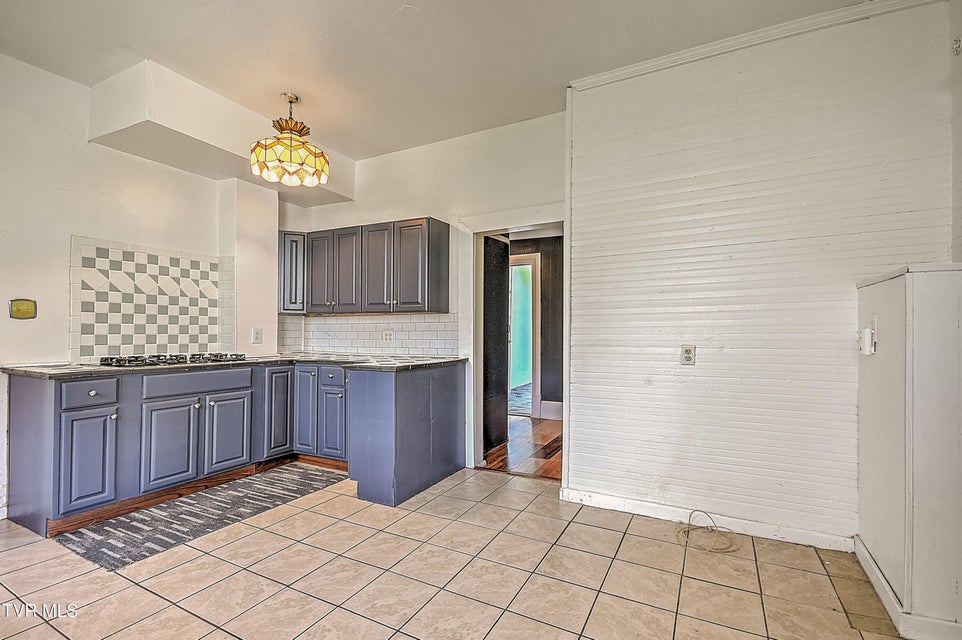 Photo #11: 713 Ash Street