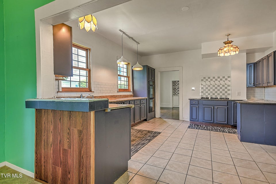 Photo #12: 713 Ash Street