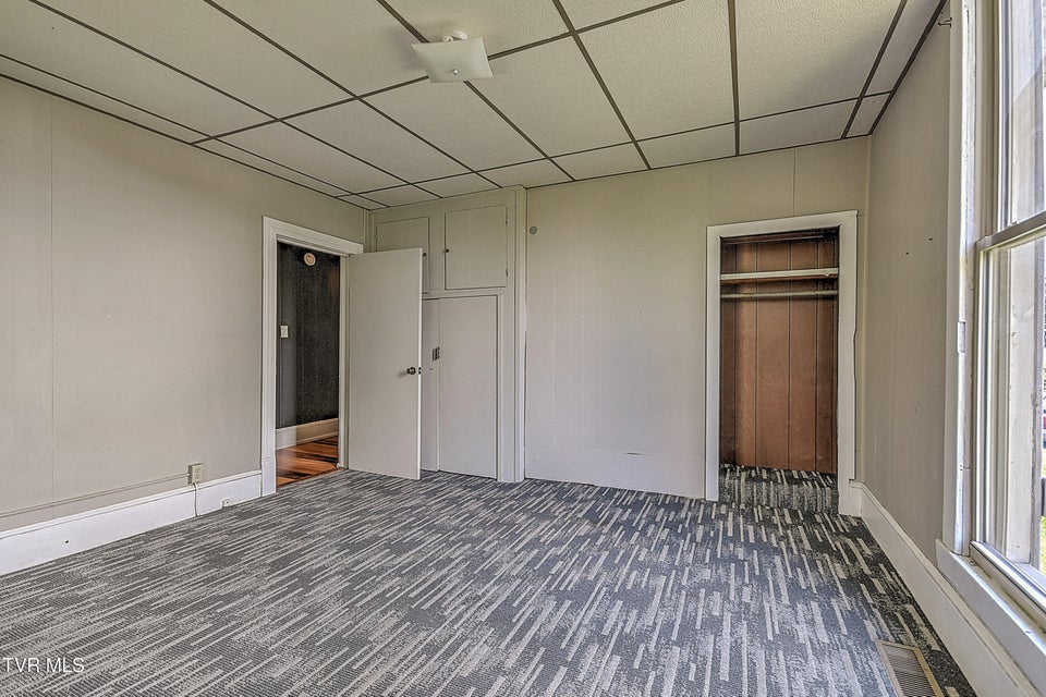 Photo #22: 713 Ash Street