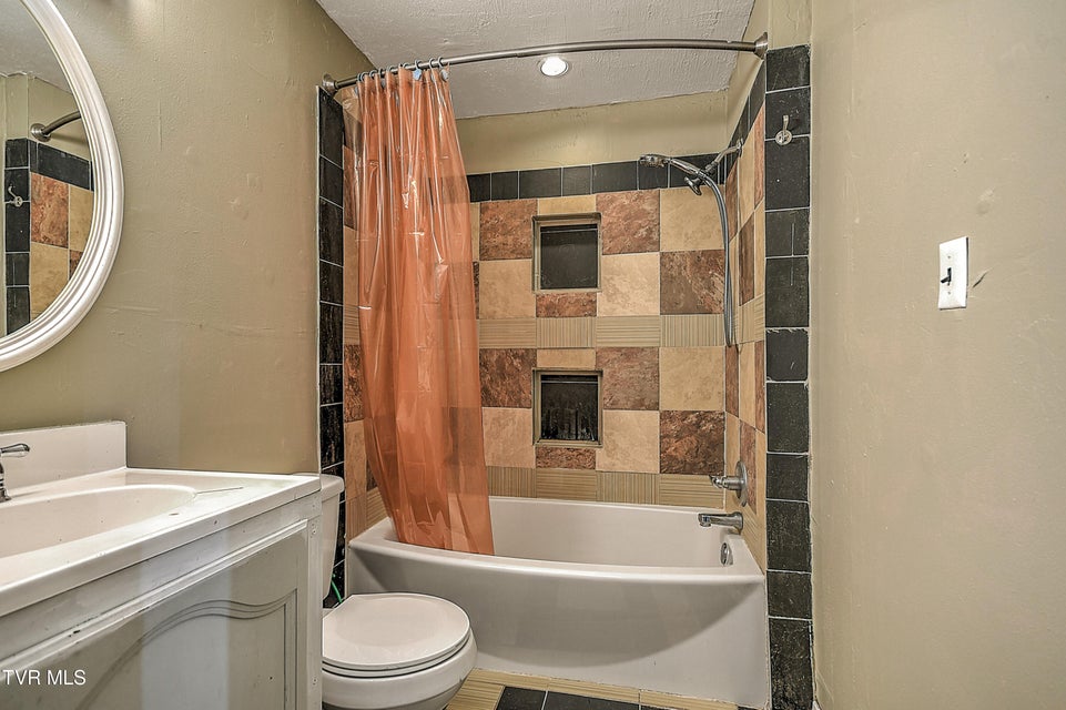 Photo #26: 713 Ash Street