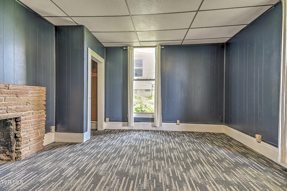 Photo #30: 713 Ash Street