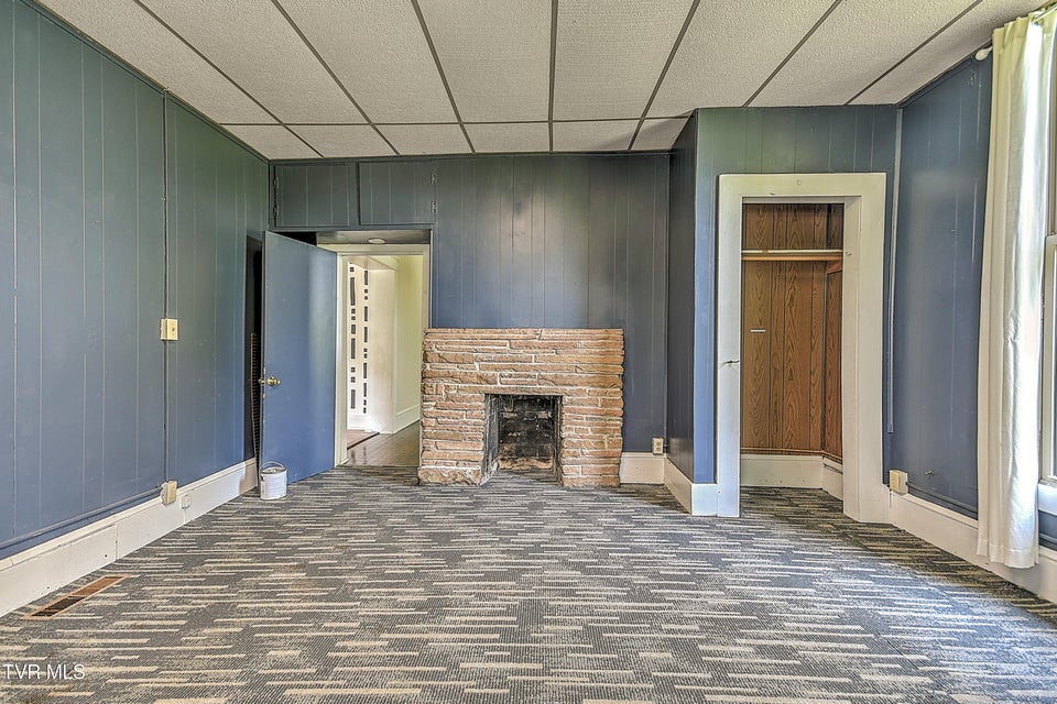 Photo #31: 713 Ash Street