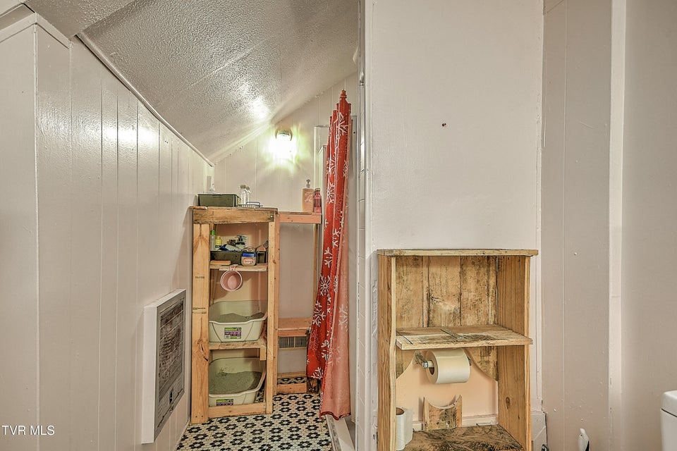 Photo #38: 713 Ash Street