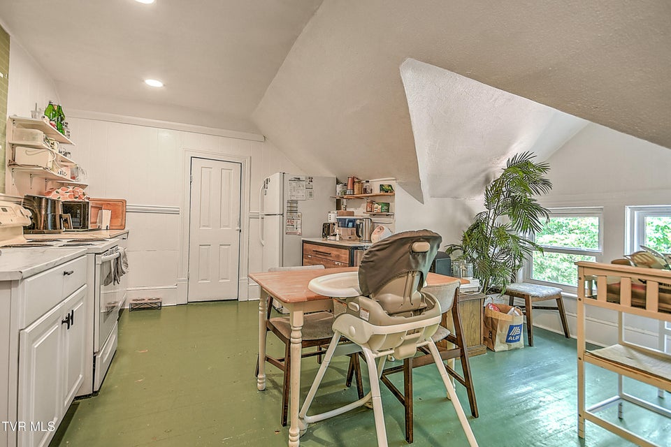 Photo #39: 713 Ash Street