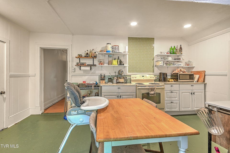 Photo #41: 713 Ash Street
