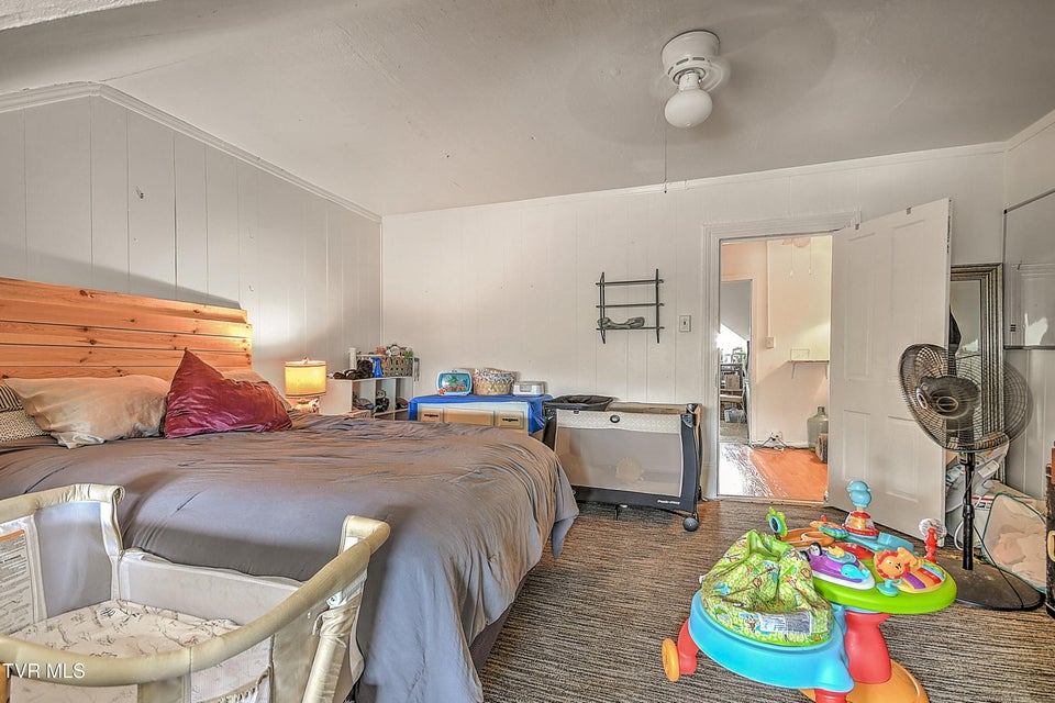 Photo #47: 713 Ash Street