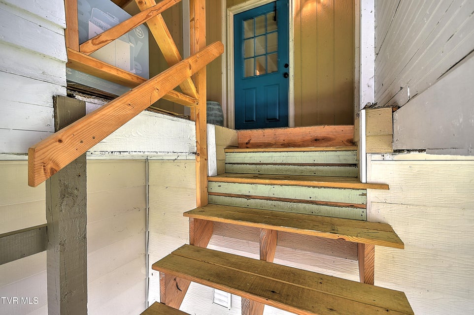 Photo #33: 713 Ash Street