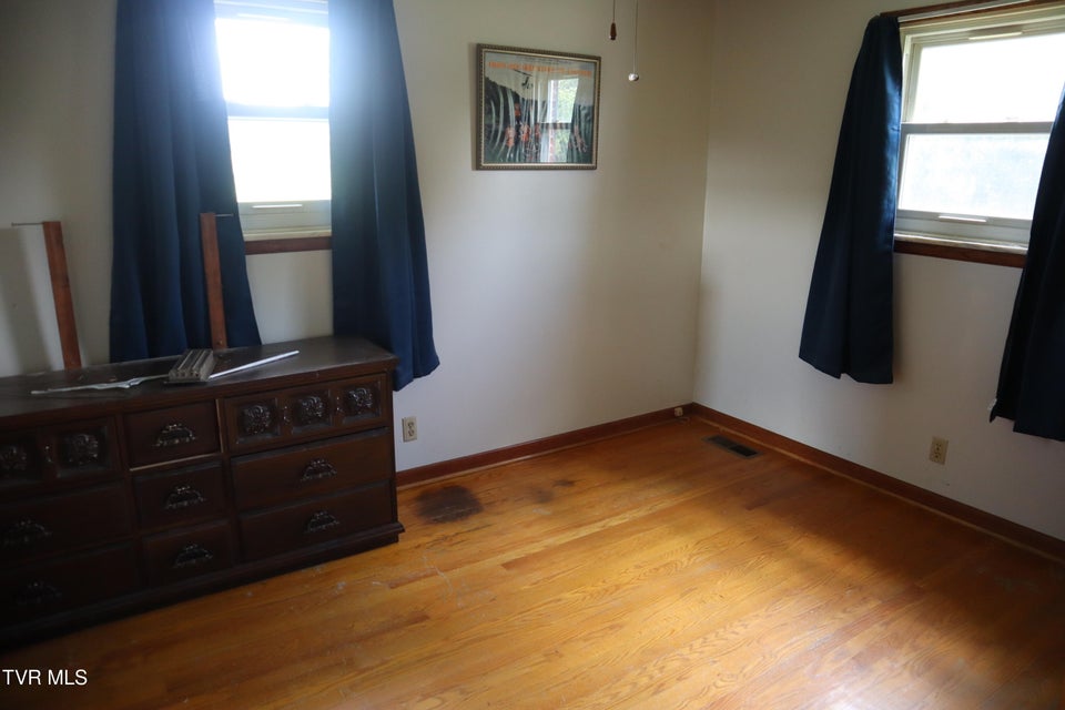 Photo #9: 160 Emerald Road
