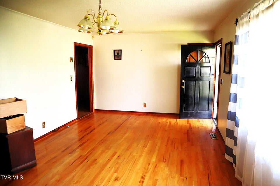 Photo #7: 160 Emerald Road