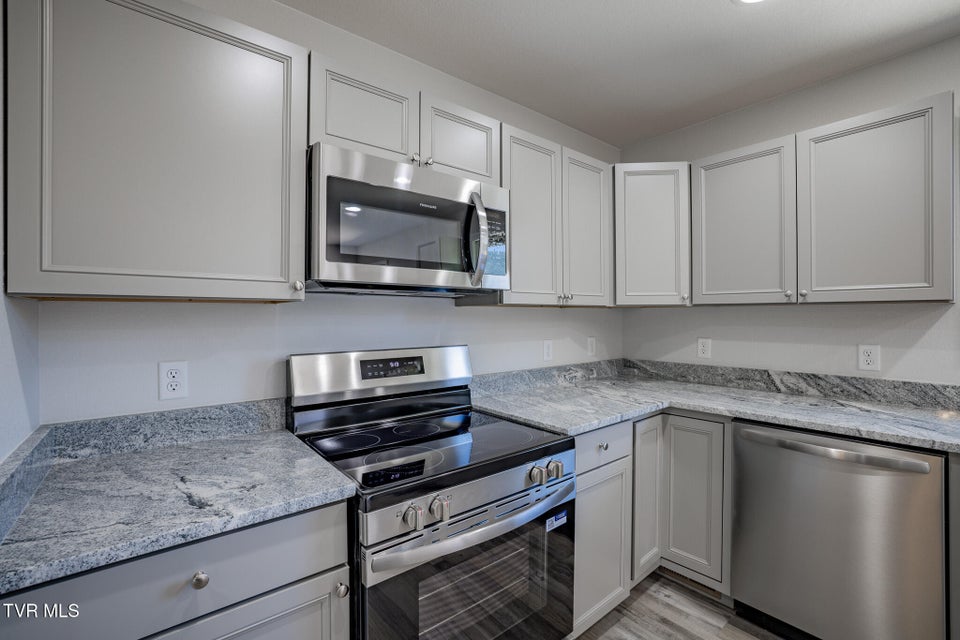 Photo #5: 209 Farmington Drive