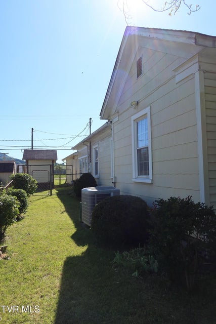 Photo #29: 554 Dale Street