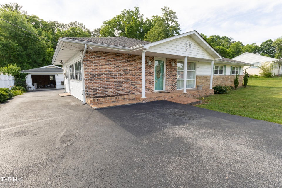 Photo #2: 1124 Indian Hills Drive