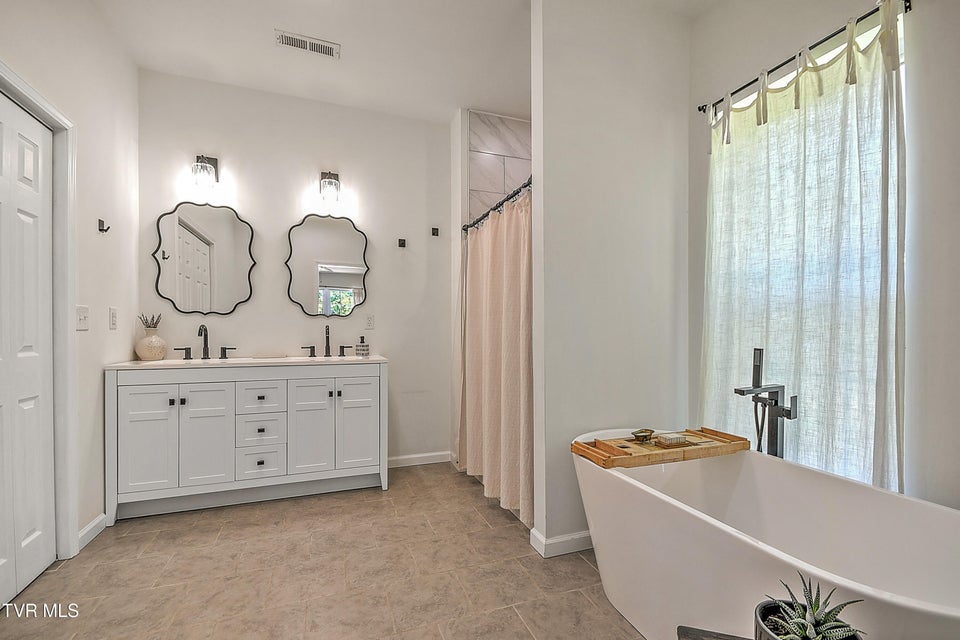 Photo #7: 1200 Windsor Avenue