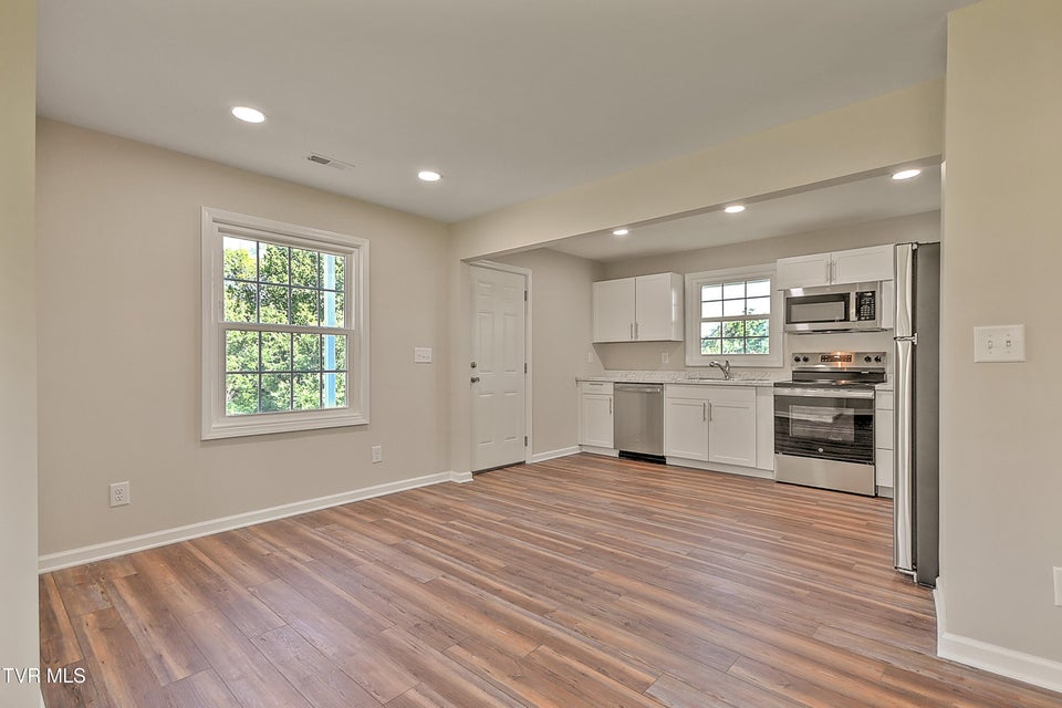 Photo #9: 1032 Wilcox Drive