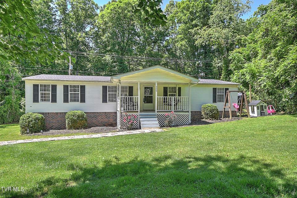 Photo #3: 200 Dentons Lane