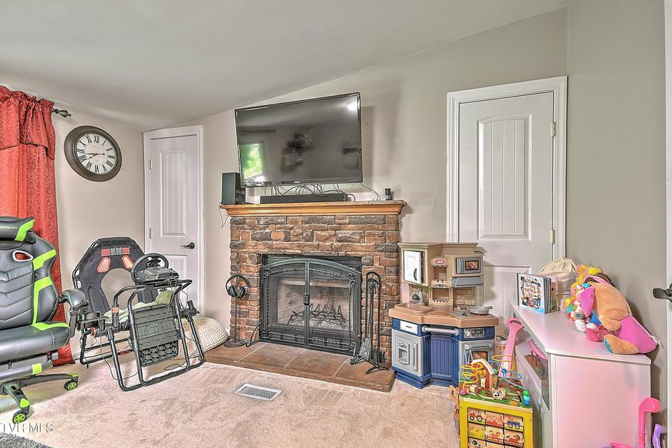 Photo #9: 200 Dentons Lane