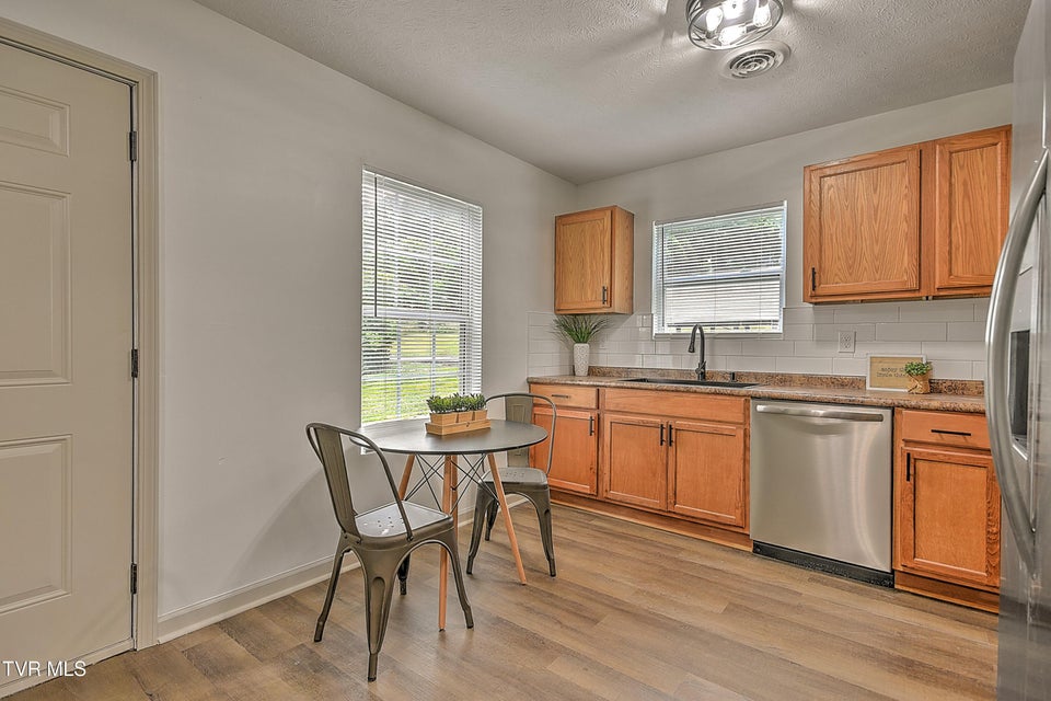 Photo #11: 2663 Anderson Street