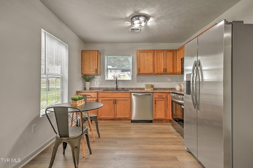 Photo #12: 2663 Anderson Street