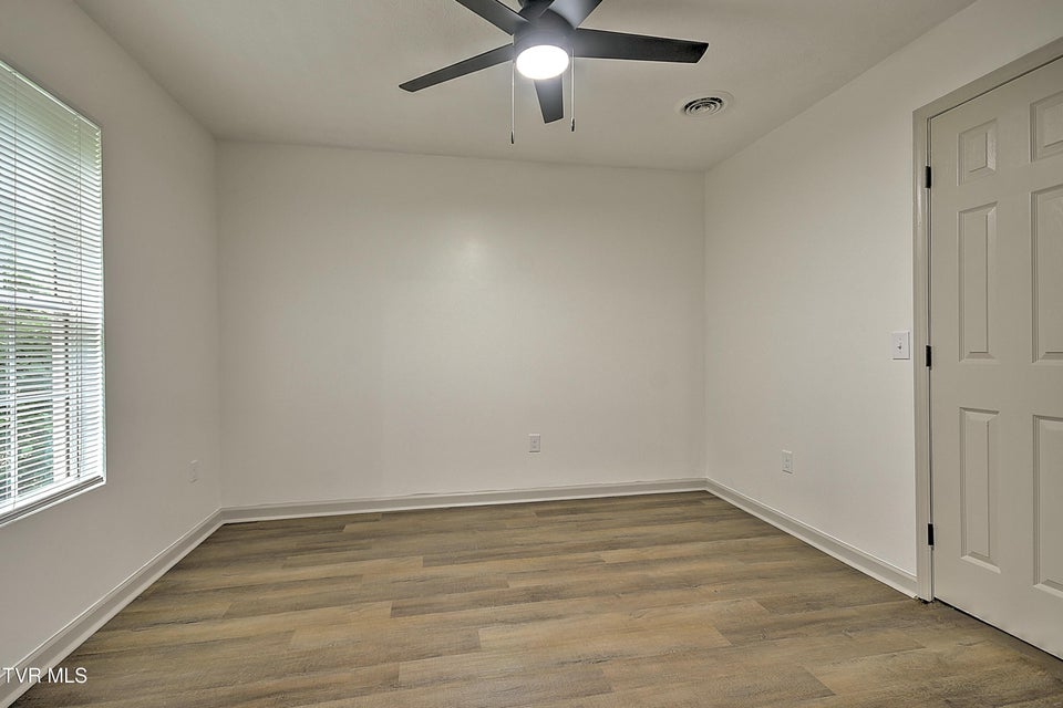 Photo #25: 2663 Anderson Street