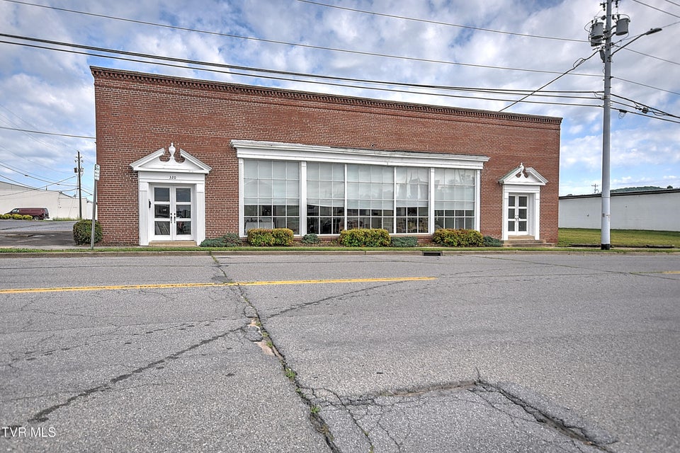 Photo #6: 320 Revere Street