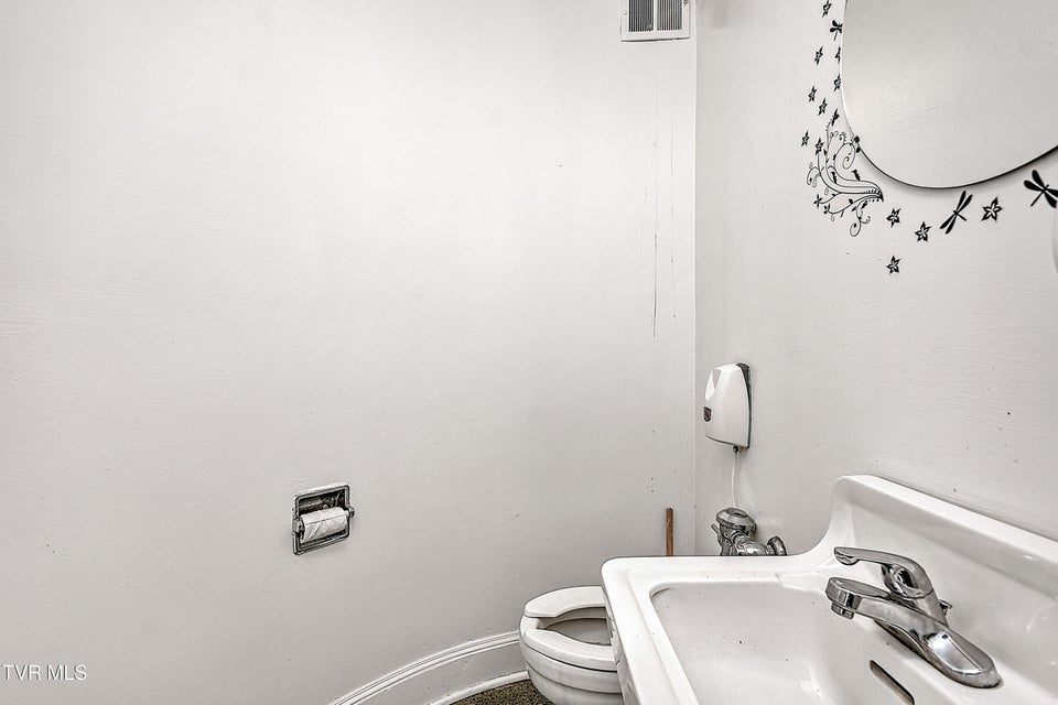 Photo #26: 320 Revere Street