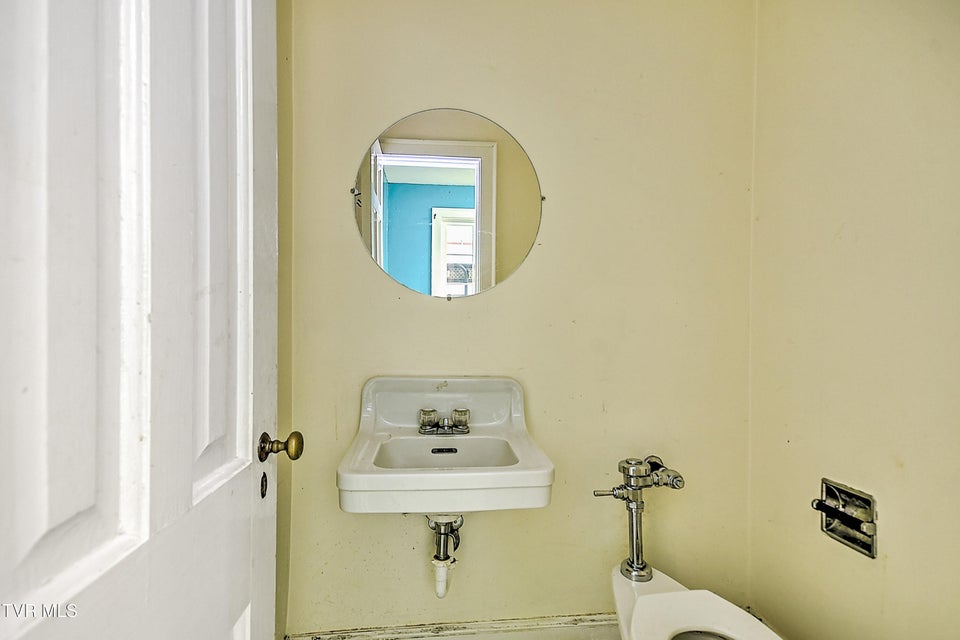 Photo #29: 320 Revere Street