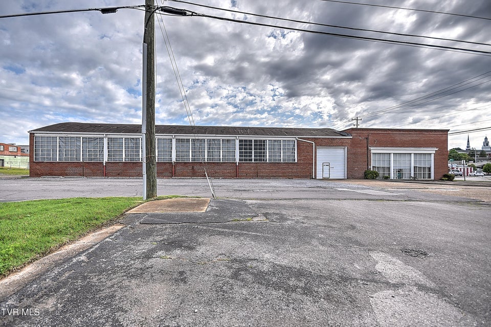 Photo #40: 320 Revere Street