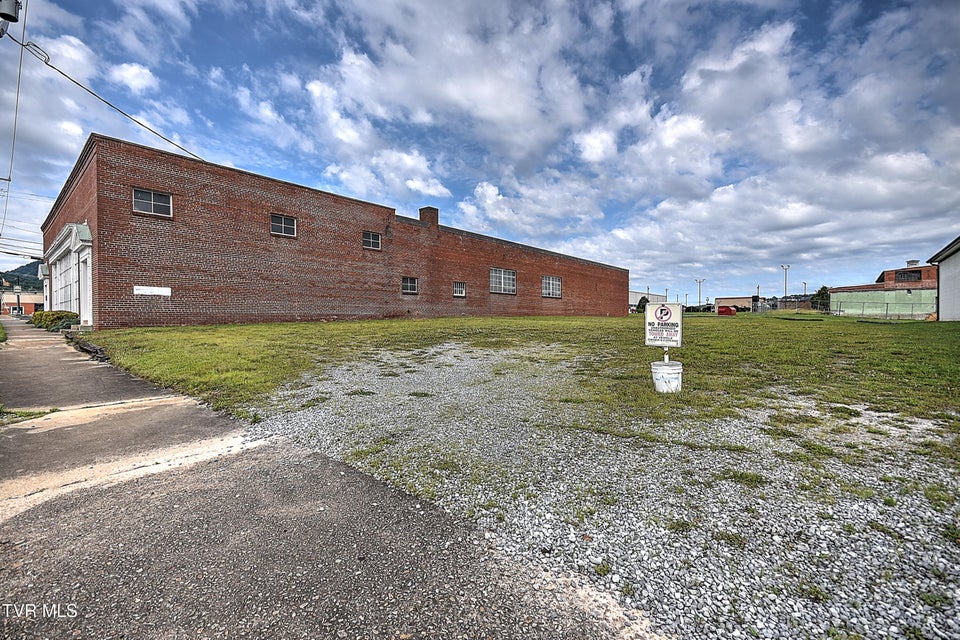 Photo #50: 320 Revere Street