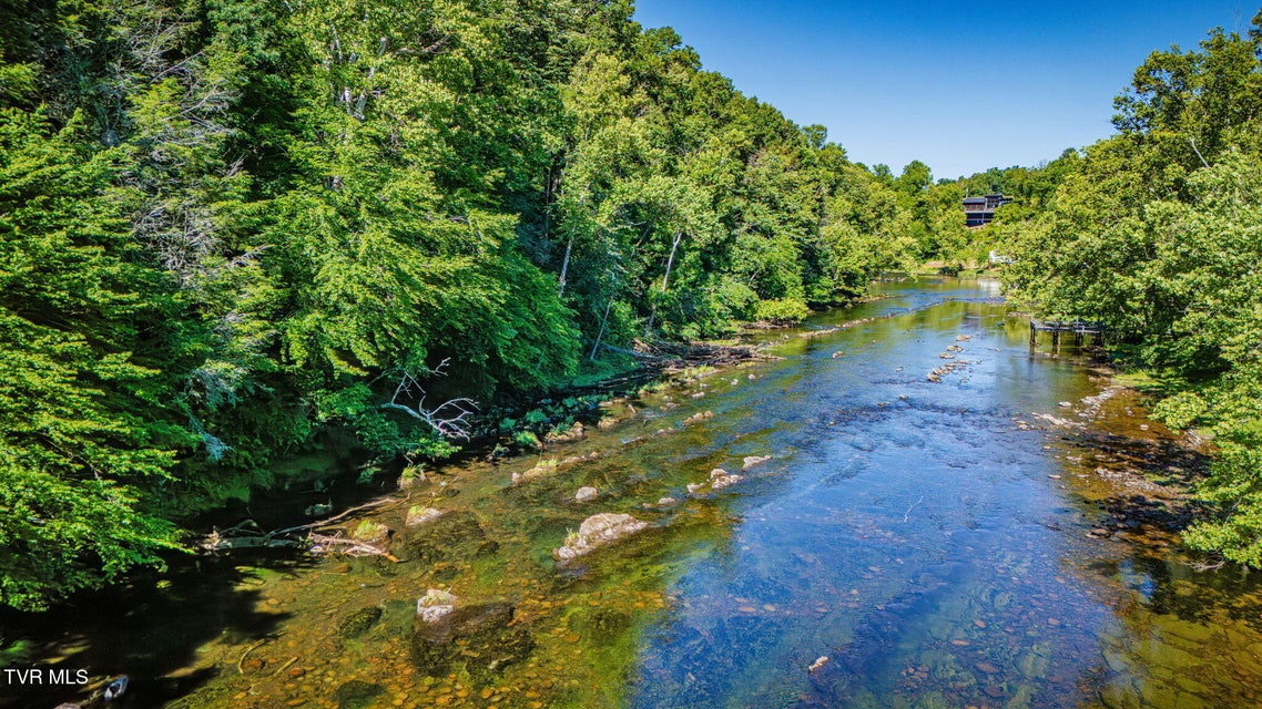 Photo #9: 160 & 170 Tailwater Road