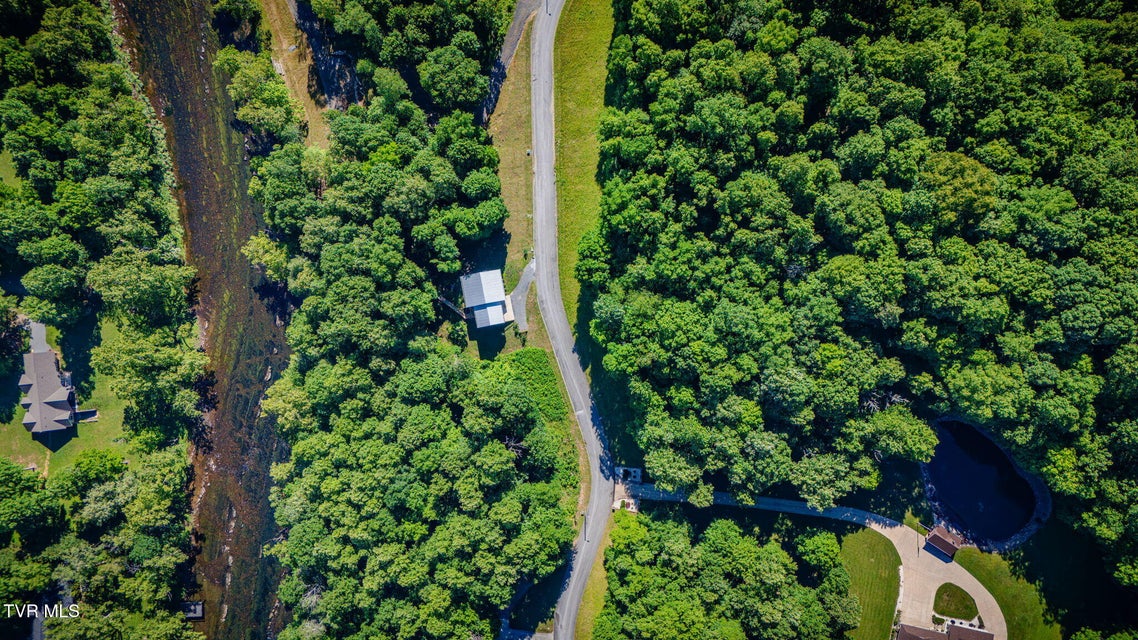 Photo #10: 160 & 170 Tailwater Road