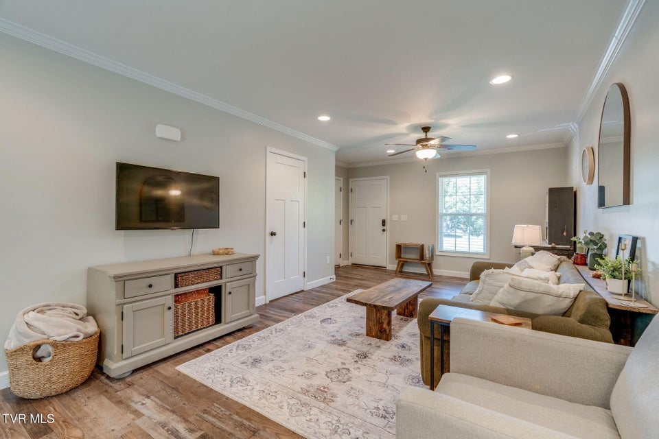 Photo #4: 262 Ridge Pointe Drive