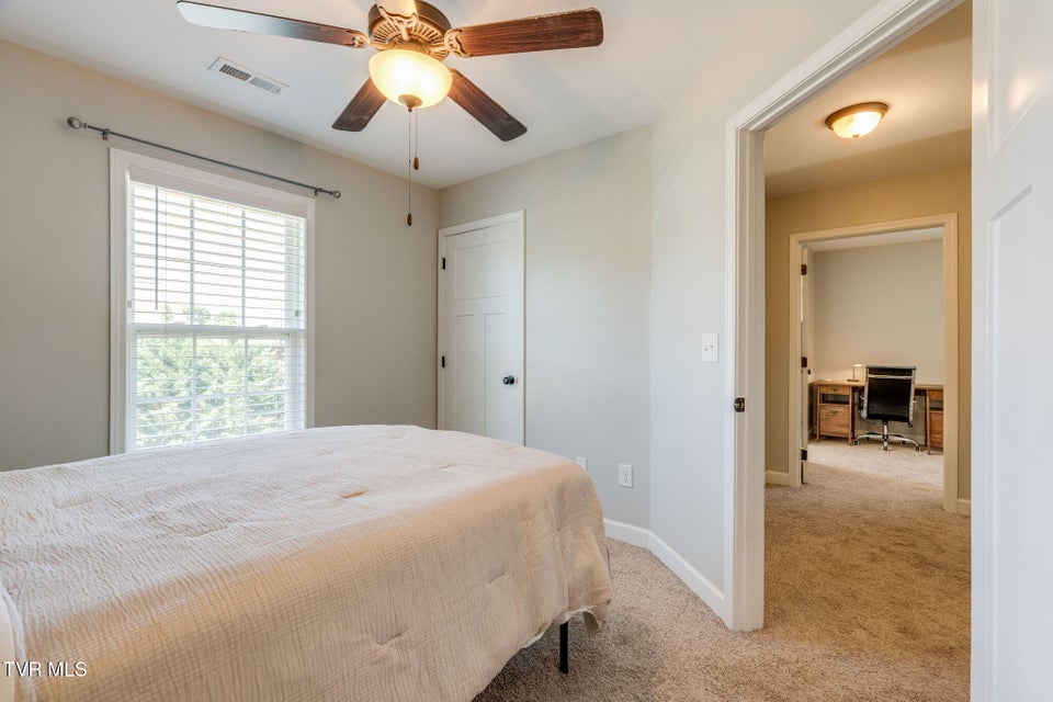 Photo #17: 262 Ridge Pointe Drive