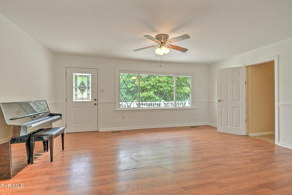 Photo #12: 16008 Chantilly Way