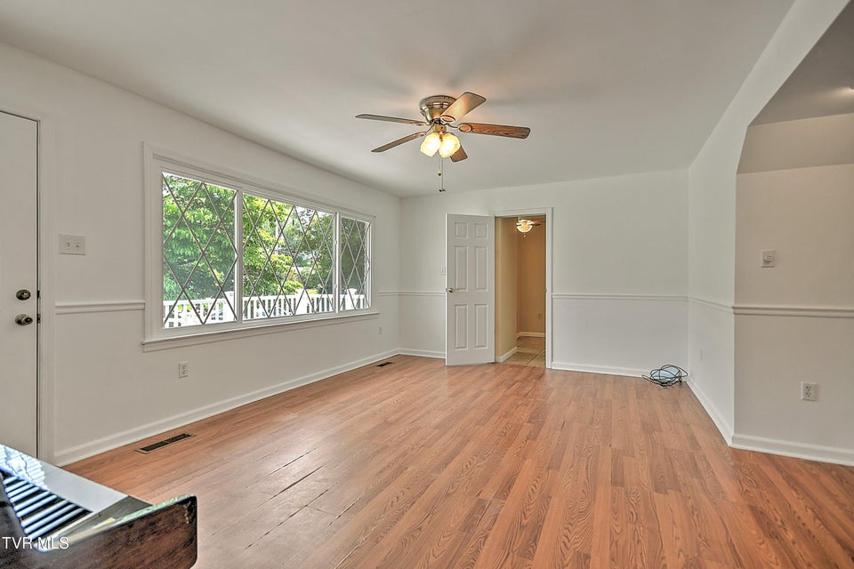 Photo #13: 16008 Chantilly Way