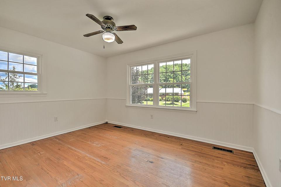 Photo #33: 16008 Chantilly Way