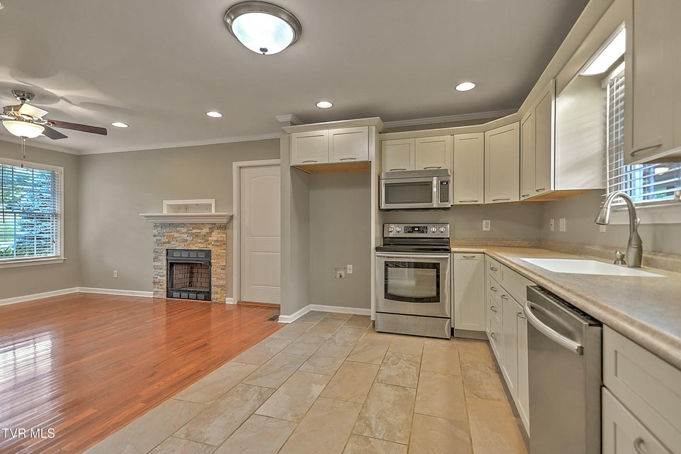 Photo #38: 16008 Chantilly Way