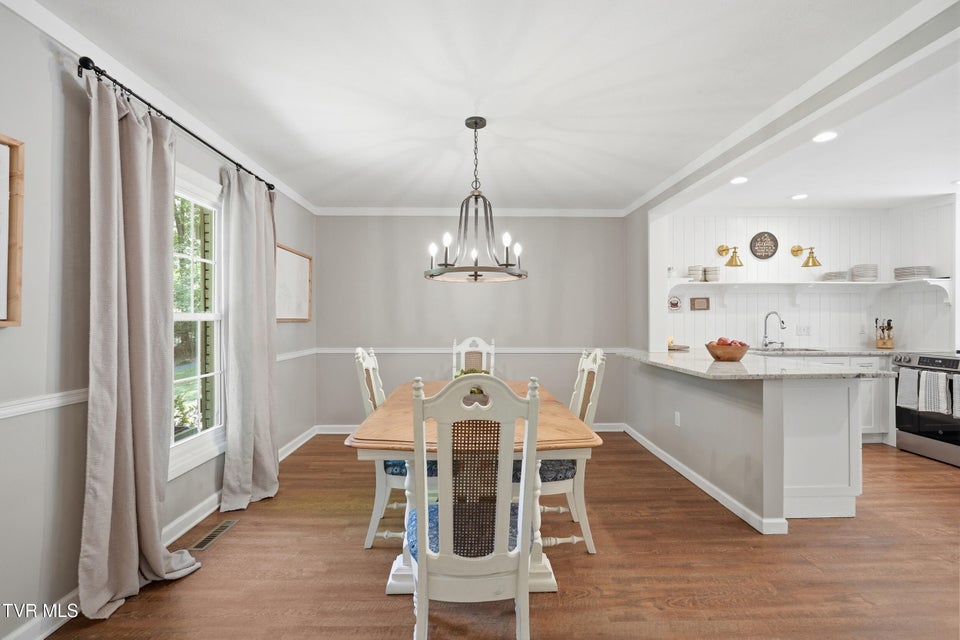 Photo #17: 901 Beechwood Drive