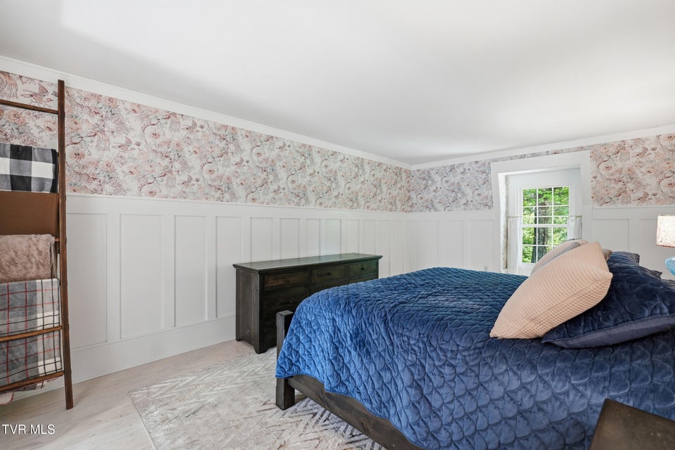 Photo #23: 901 Beechwood Drive