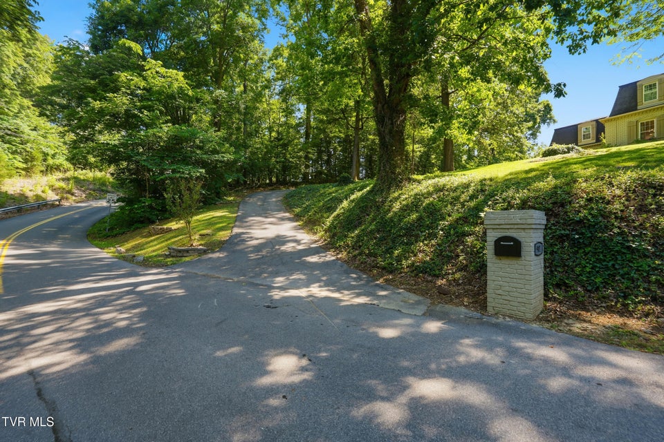 Photo #52: 901 Beechwood Drive