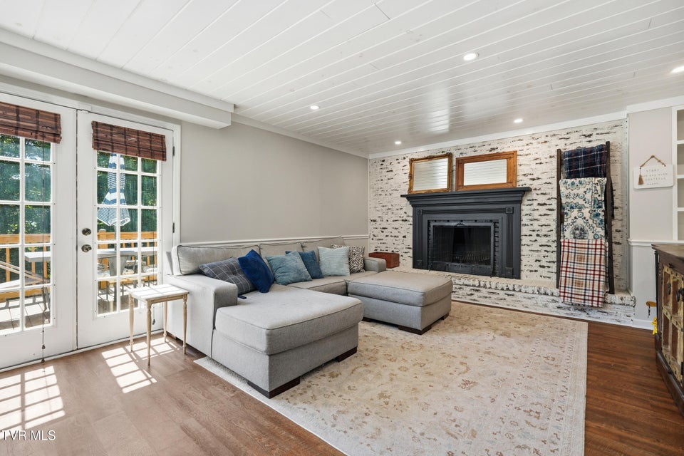 Photo #7: 901 Beechwood Drive