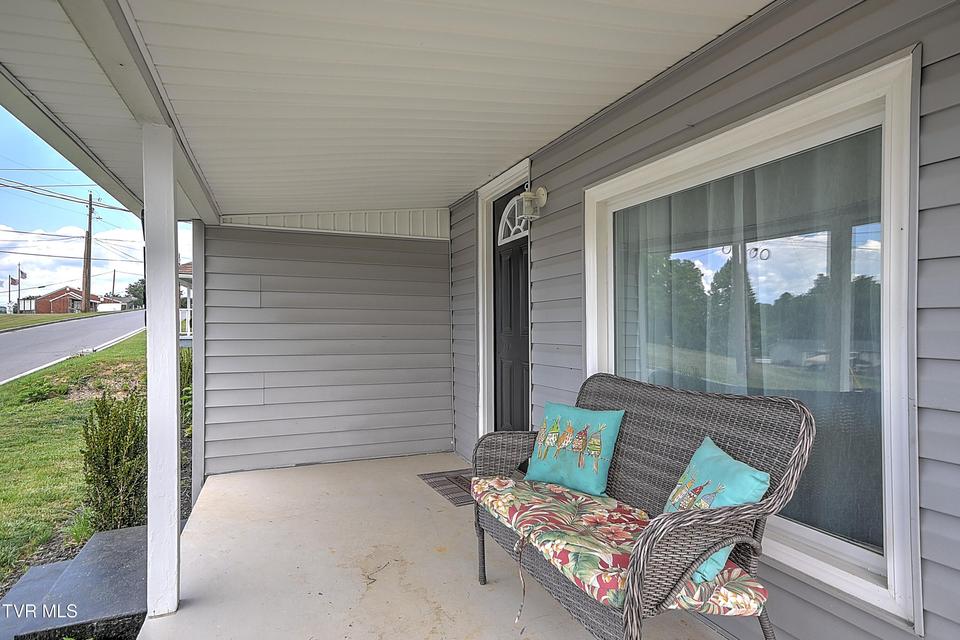 Photo #3: 918 Cedar Avenue