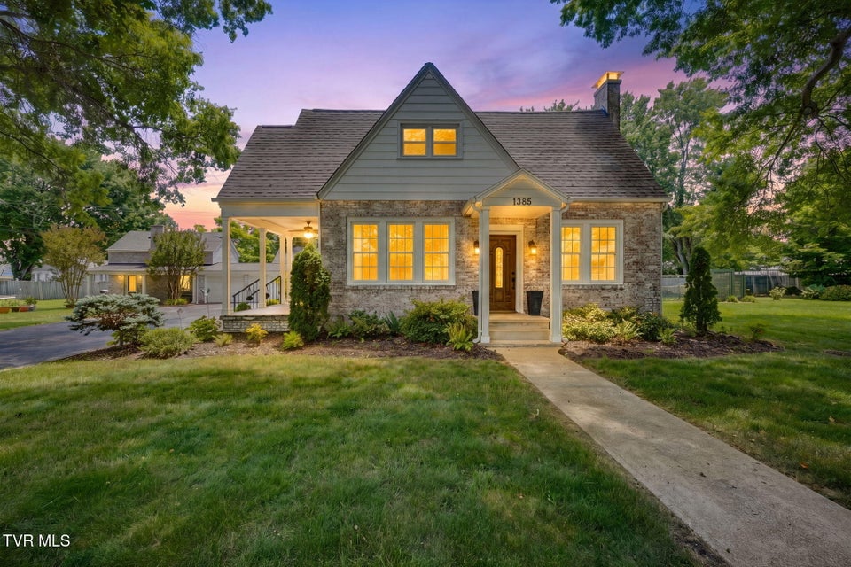 Photo #81: 1385 Catawba Street